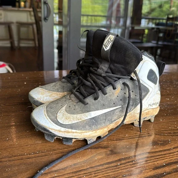 Nike Black and White High-Top Cleats - Picture 5 of 6